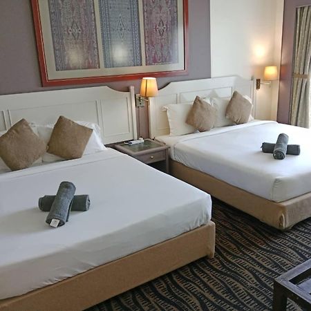 Rainbow Paradise Beachfront Penang تانجونغ بونغاه المظهر الخارجي الصورة