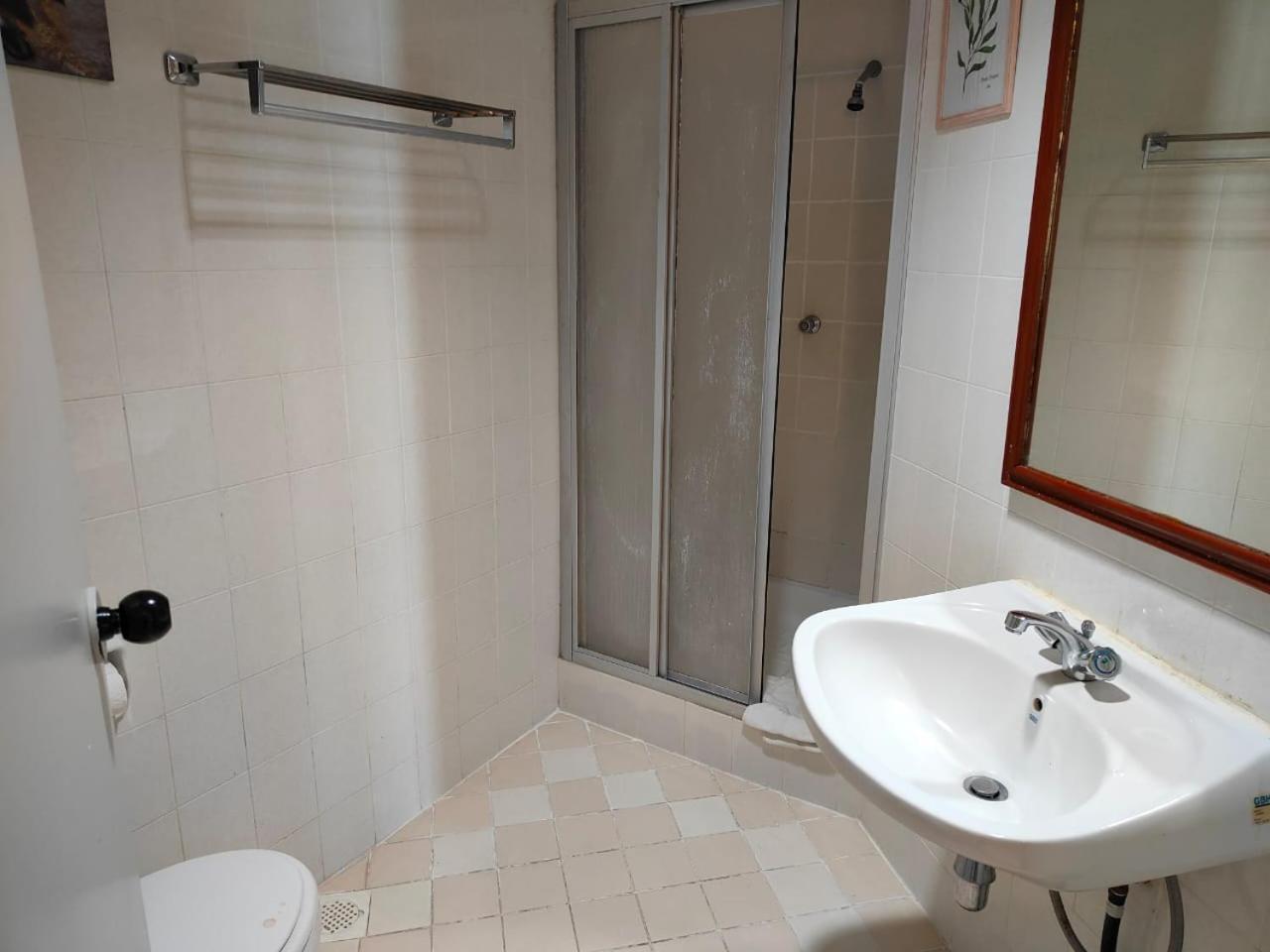 Rainbow Paradise Beachfront Penang تانجونغ بونغاه المظهر الخارجي الصورة