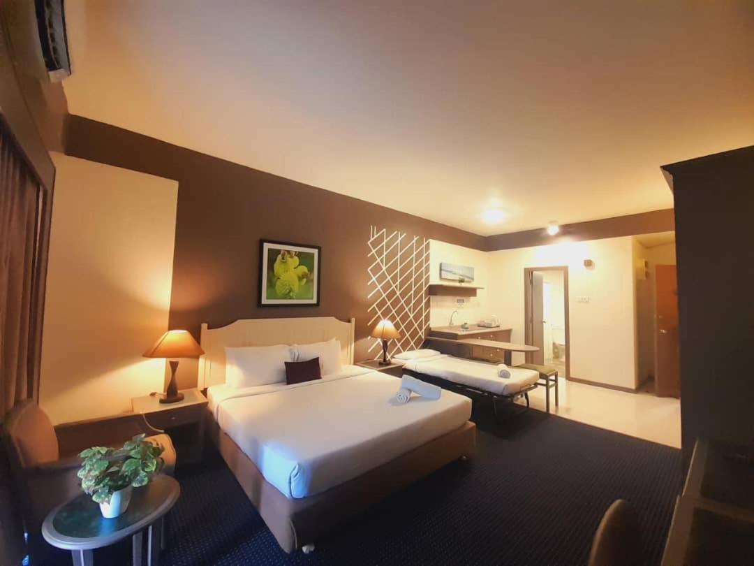 Rainbow Paradise Beachfront Penang تانجونغ بونغاه المظهر الخارجي الصورة