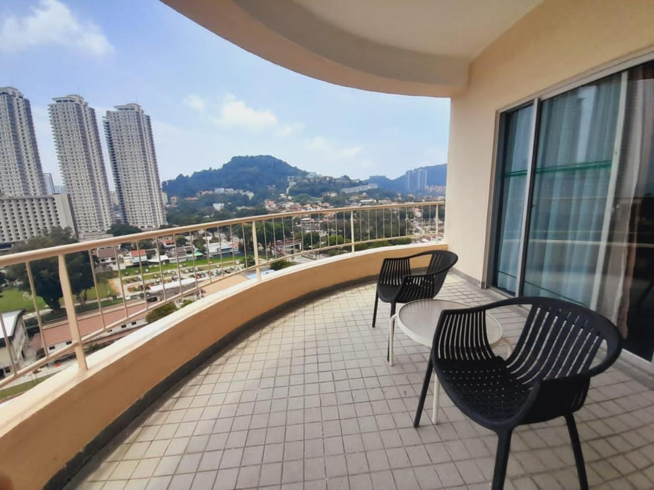 Rainbow Paradise Beachfront Penang تانجونغ بونغاه المظهر الخارجي الصورة